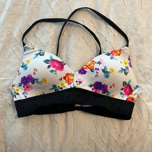 PINK Victoria’s Secret wireless multi-way T-shirt Bra 32A